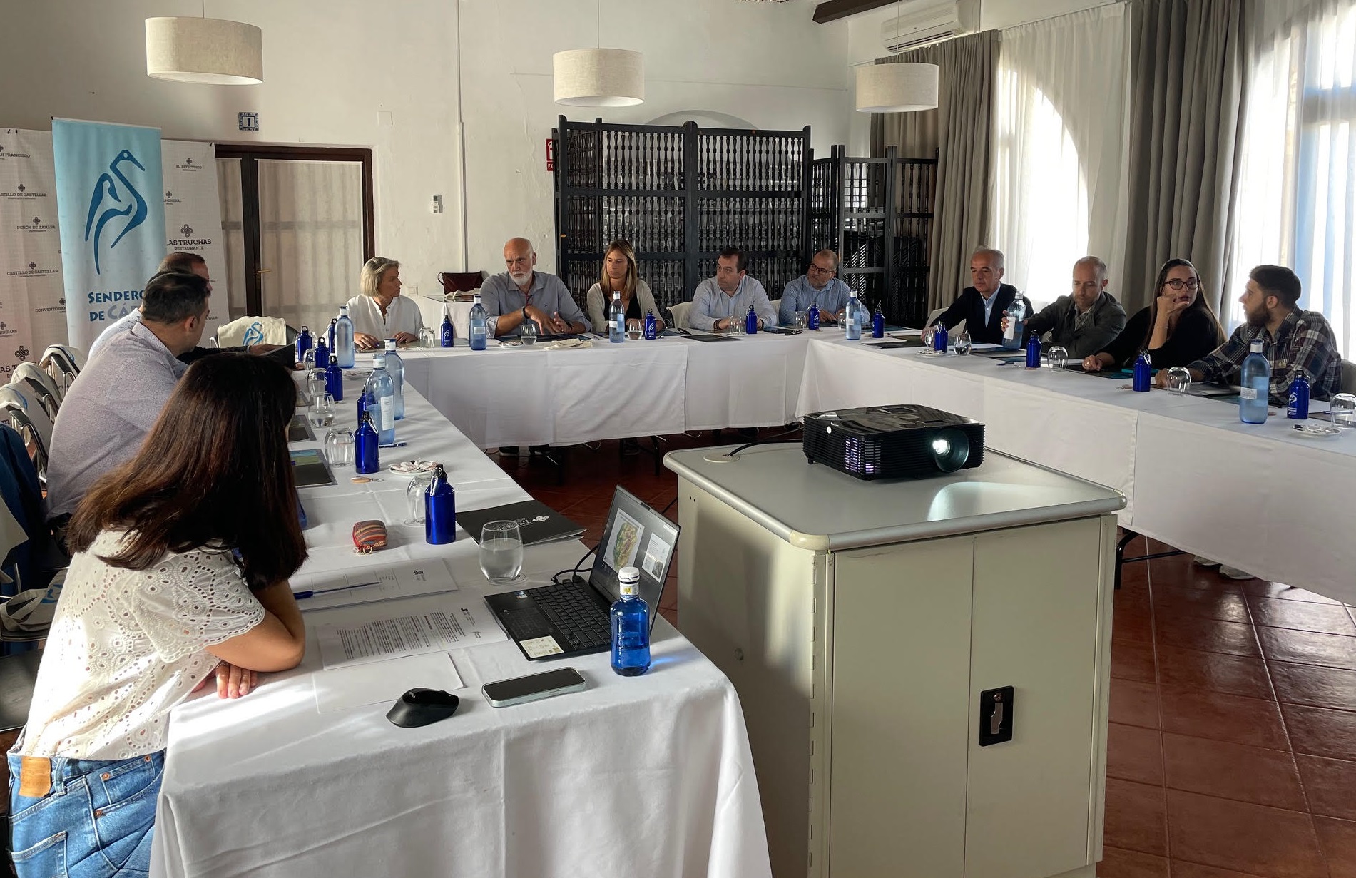 Reunión para presentar el proyecto de sendero GR Las siete villas de la Serranía de Villaluenga  (15)