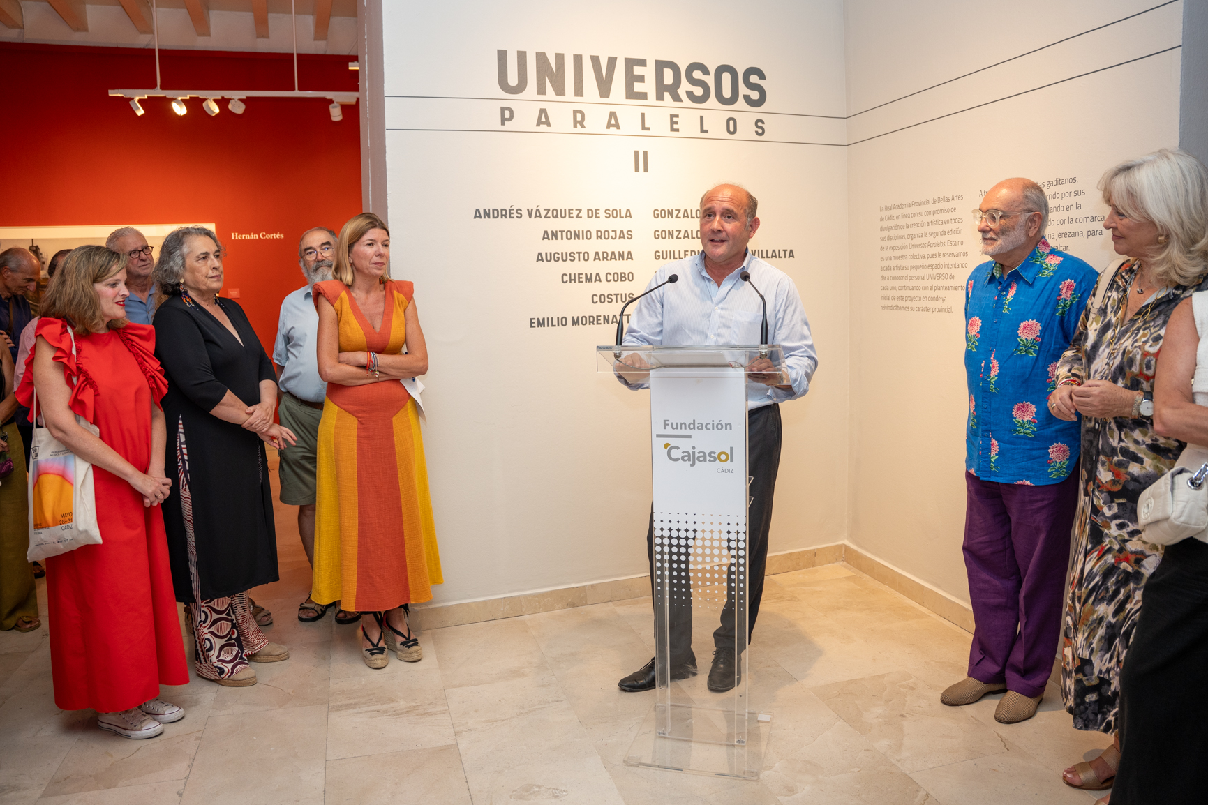 Expo Universos Paralelos_interviene Juancho Ortiz