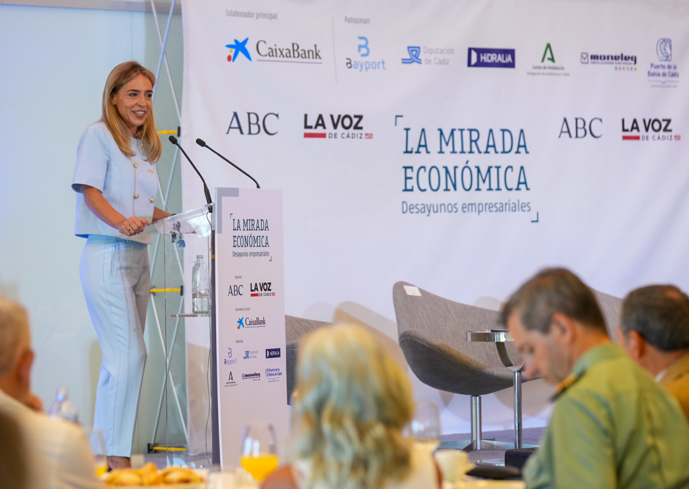 La mirada economia_interviene Almudena Martinez