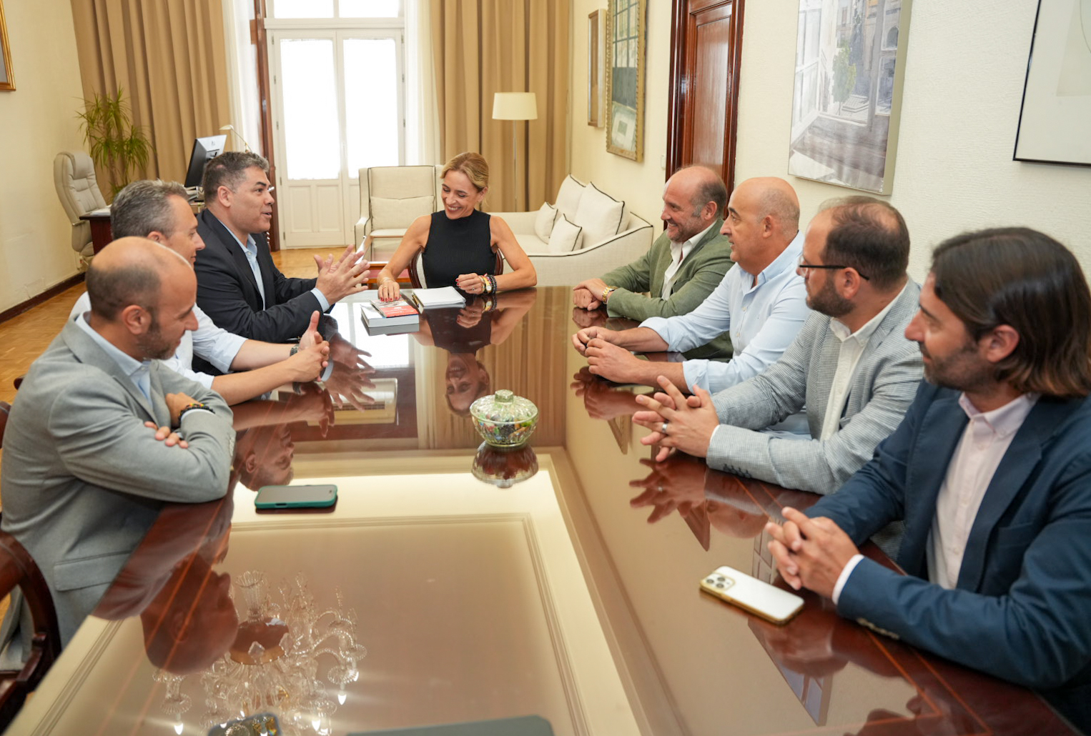 Reunión Alcaldes - Presidenta - Pueblos más bonitos de España -223