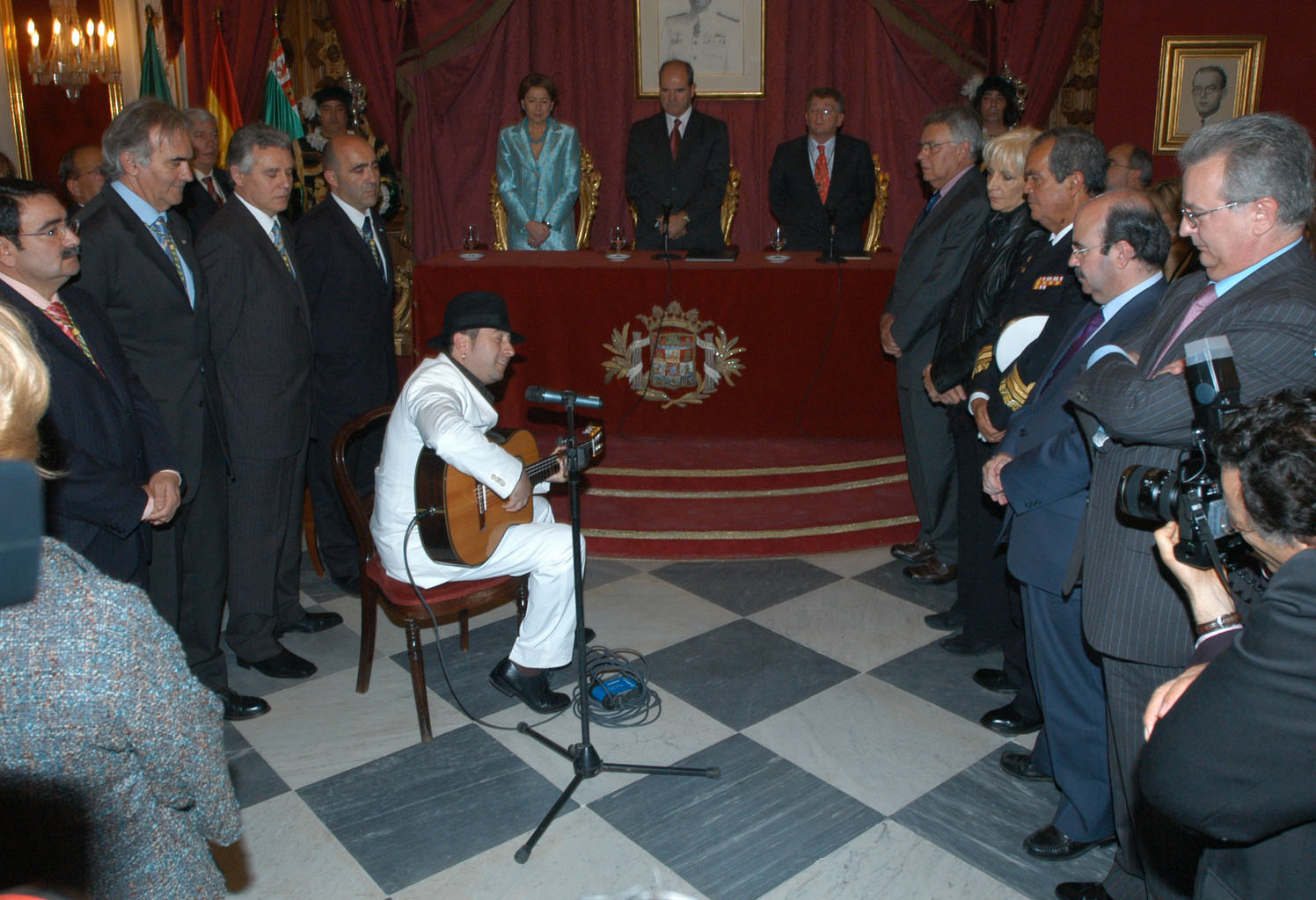 2005 El Barrio interpreta el himno de Andalucia
