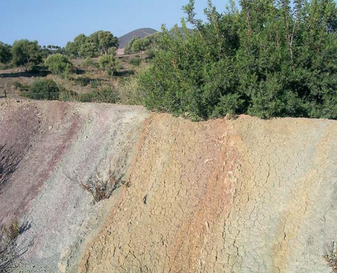 AfloramientosArcillasYesosTriasico_SanJoseValle