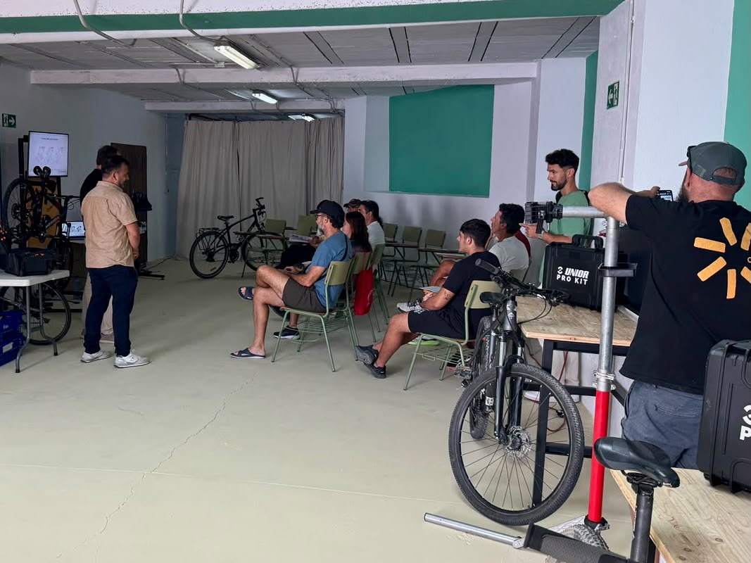 Taller de mecánica de bicicletas en Trebujena